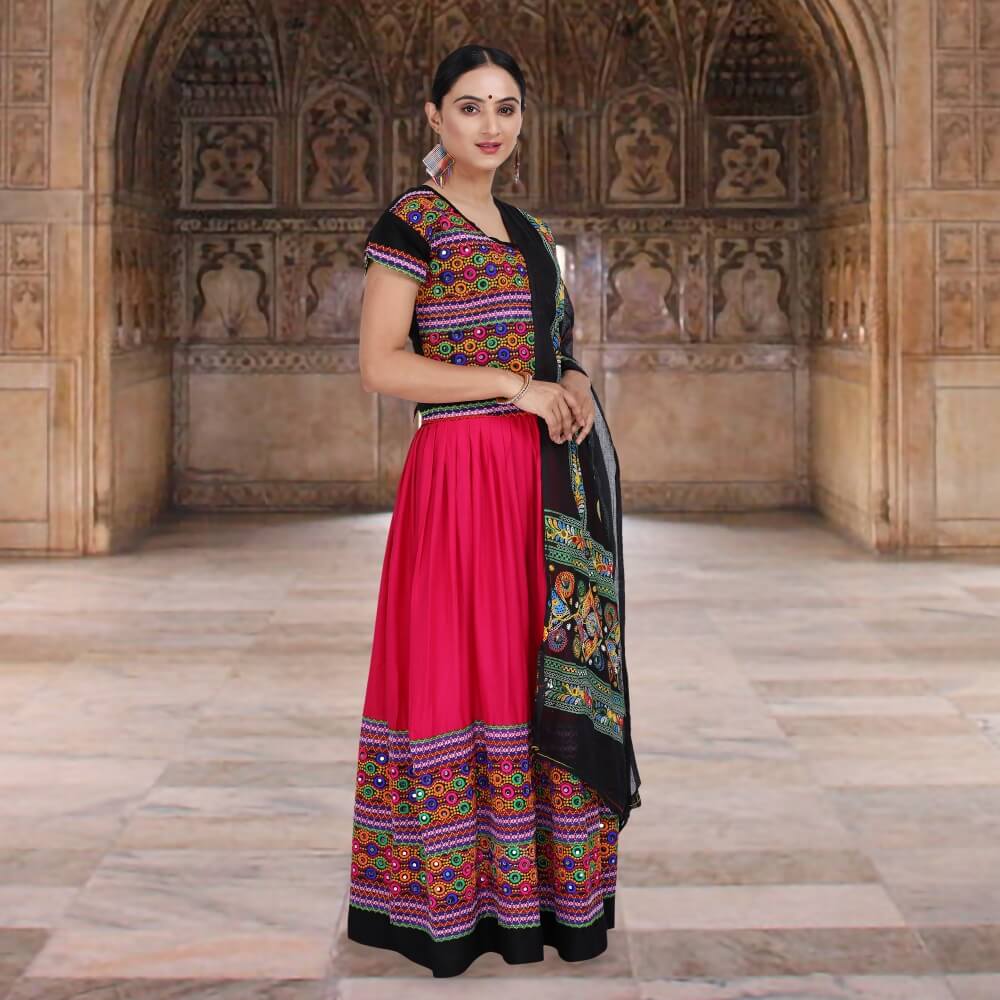 Red Chania Choli With Black Odhani