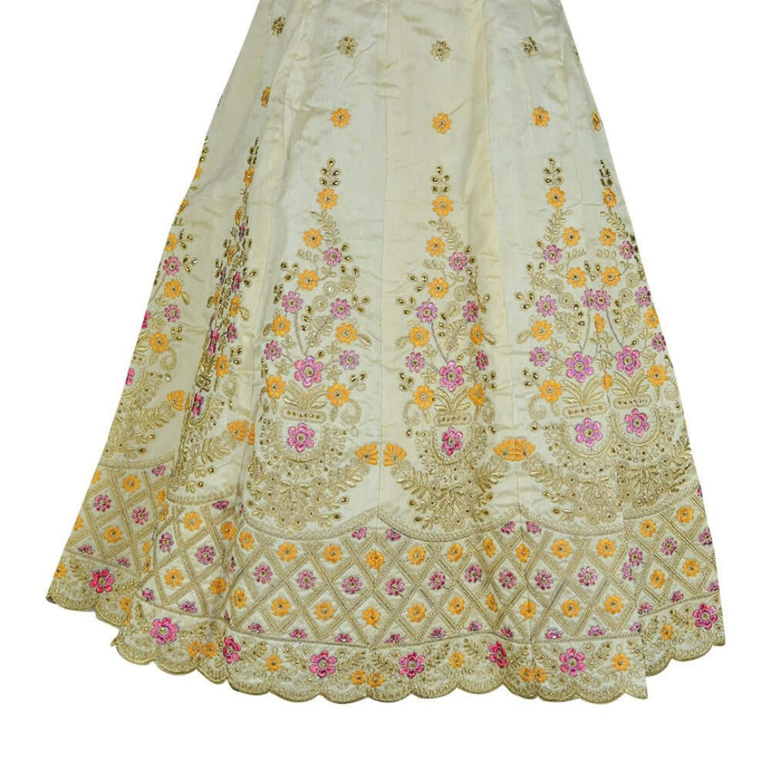 Detail picture  of the Embroidery on Lehenga.